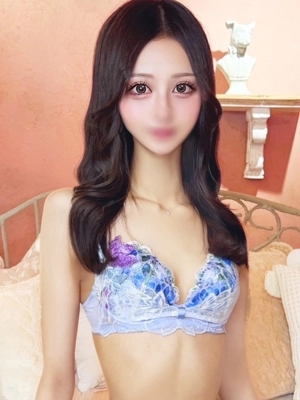 りおね【スレンダー黒髪美人】